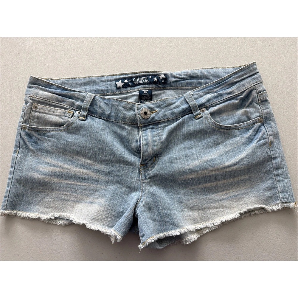 Celebrity Pink Juniors Light Wash Frayed Hem Denim Shorts Size 13 Stretch